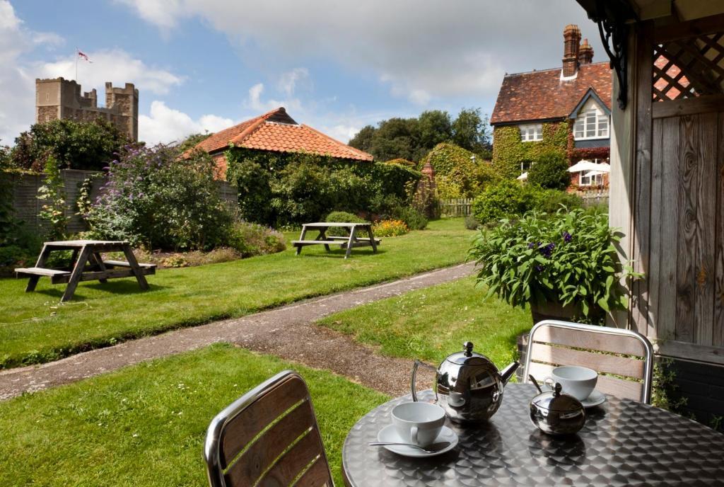 Crown And Castle Hotel Orford Kültér fotó